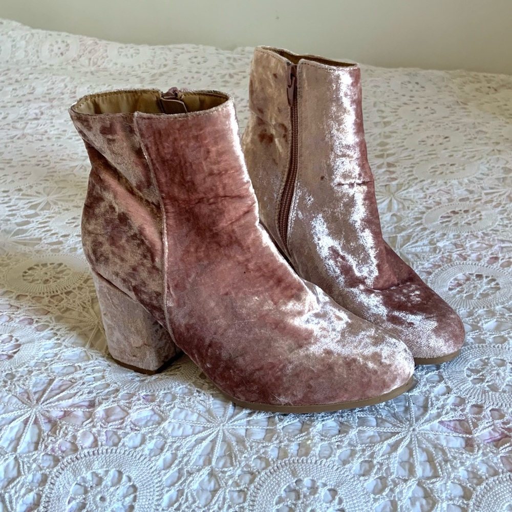 qupid pink velvet heeled boots